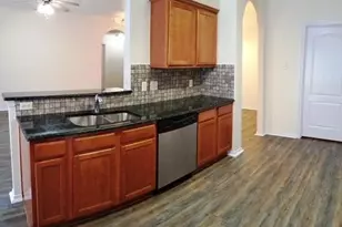 100 Commonwealth Cir, Waxahachie, TX 75165 - Photo 9