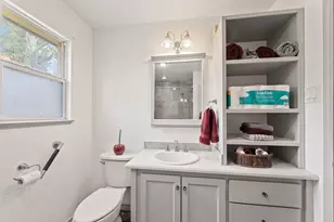 10382 Newcombe Dr, Dallas, TX 75228 - Photo 9
