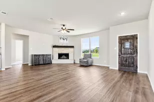 1011 Northern Oaks Ct, Springtown, TX 76082 - Photo 7