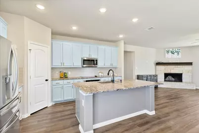 1011 Northern Oaks Court, Springtown, TX 76082 - Photo 11