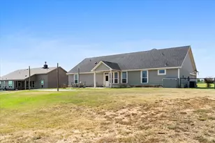 1011 Northern Oaks Ct, Springtown, TX 76082 - Photo 29