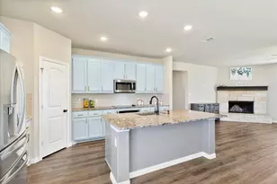 1011 Northern Oaks Ct, Springtown, TX 76082 - Photo 11