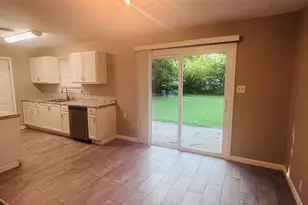 909 Laguna Dr, Denton, TX 76209 - Photo 11