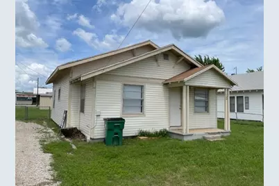 103 W Wichita Street, Bowie, TX 76230 - Photo 1