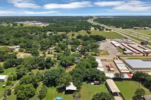105 Oak Ln, Burleson, TX 76028 - Photo 29