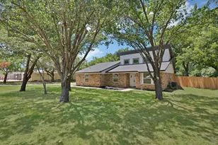 105 Oak Ln, Burleson, TX 76028 - Photo 25