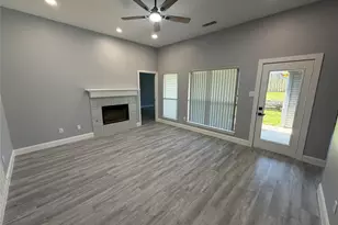 1808 Haley Cir, Carrollton, TX 75006 - Photo 5