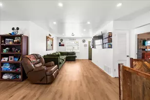 703 N Gilmer Ave, Dawson, TX 76639 - Photo 11