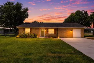 703 N Gilmer Ave, Dawson, TX 76639 - Photo 1