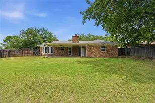 837 Springdale Rd, Bedford, TX 76021 - Photo 25