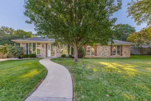 2415 Canyon Creek Dr, Sherman, TX 75092 - Photo 1