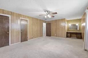 101 Colonial Pkwy, Burleson, TX 76028 - Photo 13