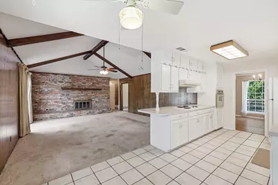 101 Colonial Parkway, Burleson, TX 76028 - Photo 9