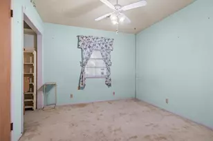 2019 Marilyn Ln, Arlington, TX 76010 - Photo 9