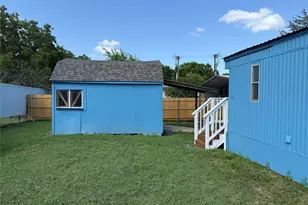242 Cobb Ave, Van Alstyne, TX 75495 - Photo 11