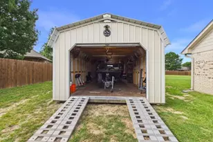 6080 Sunrise Ct, Athens, TX 75752 - Photo 13