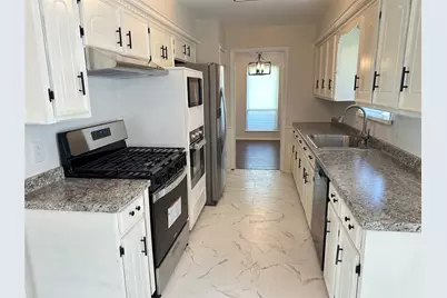 5823 Marview Lane, Dallas, TX 75227 - Photo 11
