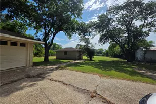 204 Fordyce St, Barry, TX 75102 - Photo 23