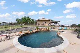 4515 E Renfro St, Alvarado, TX 76009 - Photo 7
