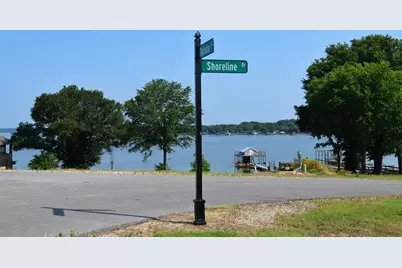 551 Shoreline Drive, Mabank, TX 75143 - Photo 21