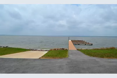 551 Shoreline Drive, Mabank, TX 75143 - Photo 13