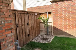 517 Las Cruces Dr, Irving, TX 75063 - Photo 25