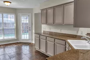 517 Las Cruces Dr, Irving, TX 75063 - Photo 7