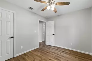 902 Melanie Ln, Keene, TX 76059 - Photo 27