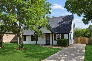 902 Melanie Ln, Keene, TX 76059 - Photo 31