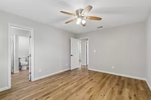 902 Melanie Ln, Keene, TX 76059 - Photo 19