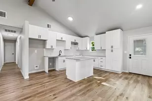 902 Melanie Ln, Keene, TX 76059 - Photo 17