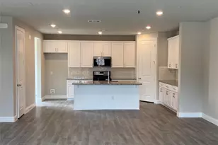 801 Ponds Edge Ln, Euless, TX 76040 - Photo 3