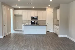 801 Ponds Edge Ln, Euless, TX 76040 - Photo 5