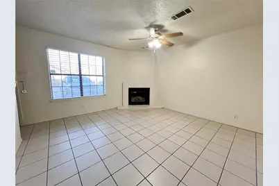929 W Hickory Street #A14, Denton, TX 76201 - Photo 3