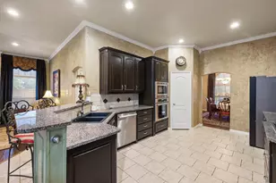 8945 Kingston Ct, North Richland Hills, TX 76182 - Photo 9