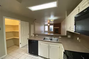 3241 Lexington Dr, Tyler, TX 75701 - Photo 7