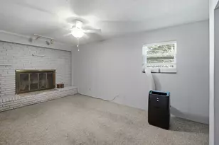 1625 Meadowbrook Dr, Garland, TX 75042 - Photo 9