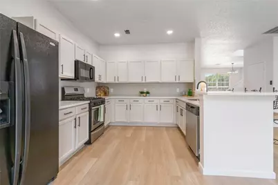 7812 Tanbark Lane, Arlington, TX 76001 - Photo 11