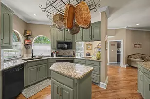 8820 St Annes Ct, Fort Worth, TX 76179 - Photo 11