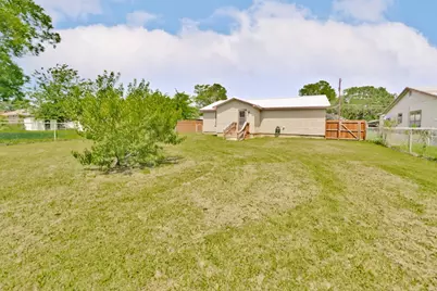907 N Lamb Street, Bowie, TX 76230 - Photo 21