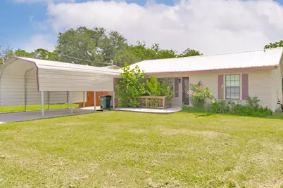 907 N Lamb Street, Bowie, TX 76230 - Photo 3