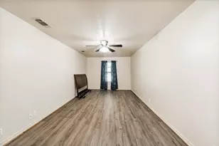 907 N Lamb St, Bowie, TX 76230 - Photo 13