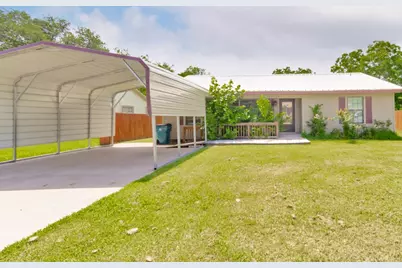 907 N Lamb Street, Bowie, TX 76230 - Photo 1