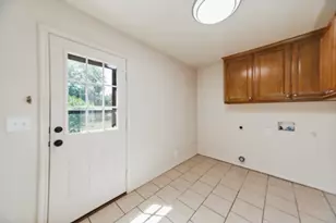 907 N Lamb St, Bowie, TX 76230 - Photo 11