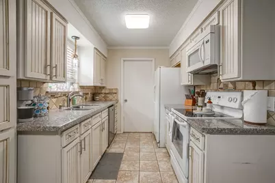 6528 High Meadow Court, Watauga, TX 76148 - Photo 7