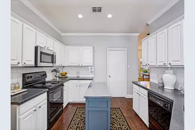 3251 Yeltes, Grand Prairie, TX 75054 - Photo 11