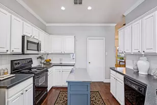 3251 Yeltes, Grand Prairie, TX 75054 - Photo 13