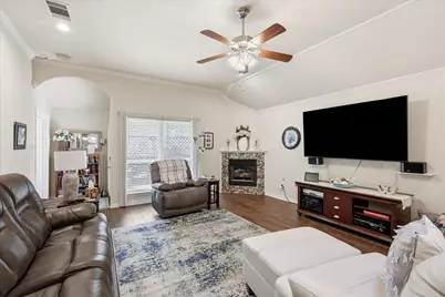 1506 Fiori Way, Euless, TX 76039 - Photo 5
