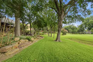 3805 Hollow Creek Rd, Benbrook, TX 76116 - Photo 35