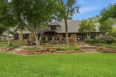 3805 Hollow Creek Road, Benbrook, TX 76116 - Photo 33
